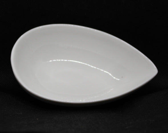 Teardrop Shaped White Heavy Porcelain Dishes